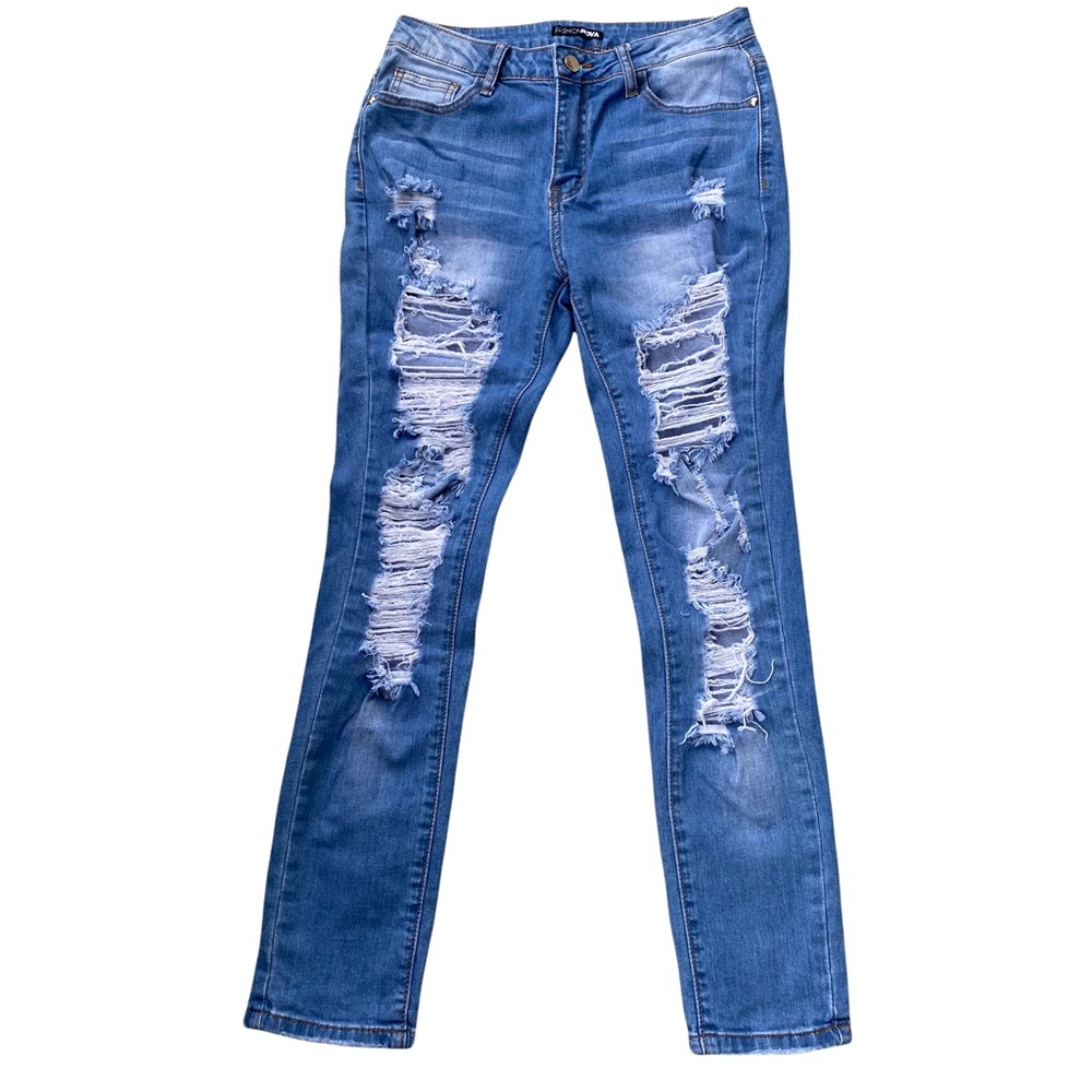 FASHION NOVA distressed jeans size 7